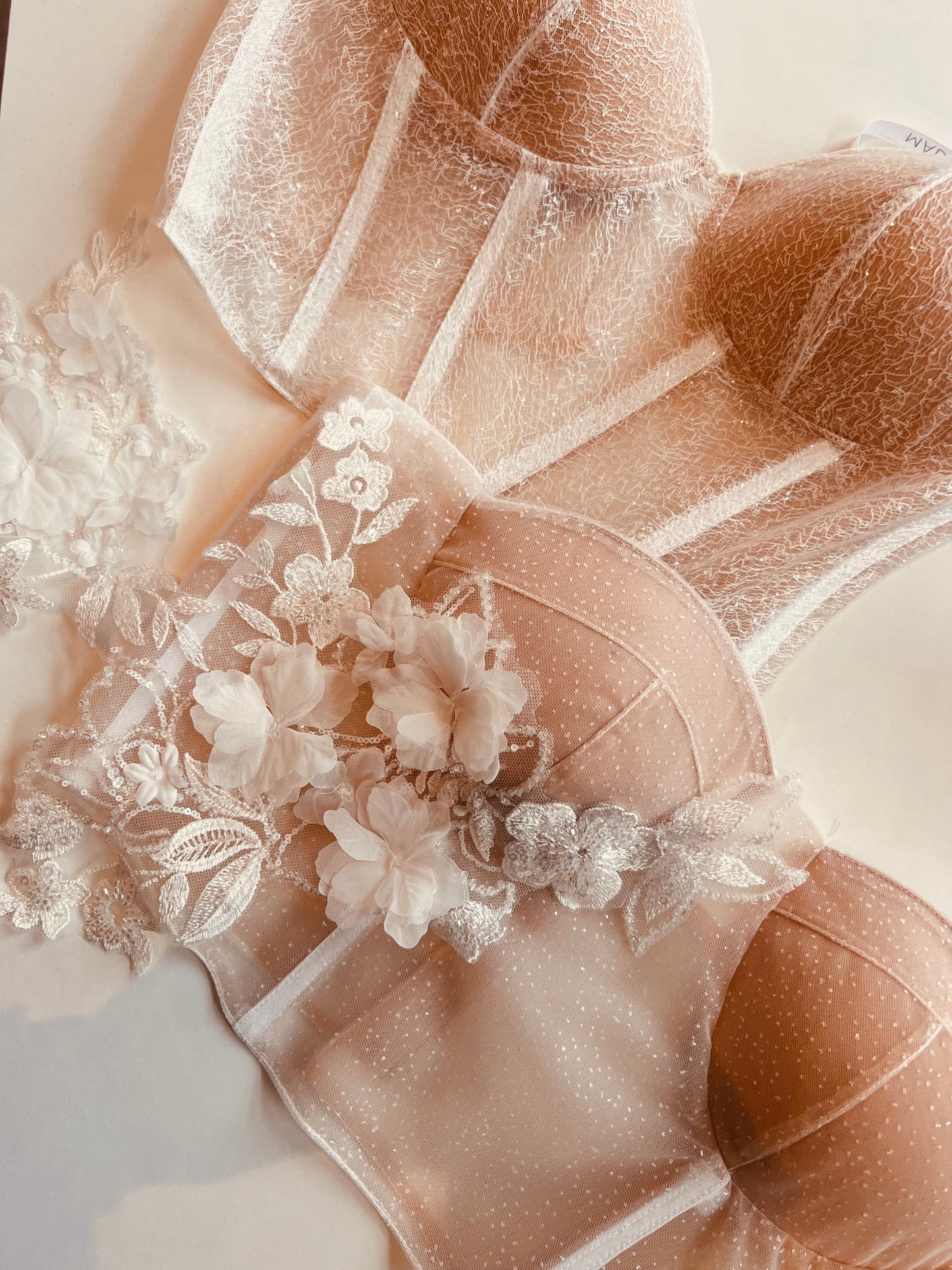 Elegante Brautcorsage mit leichter Schnürung