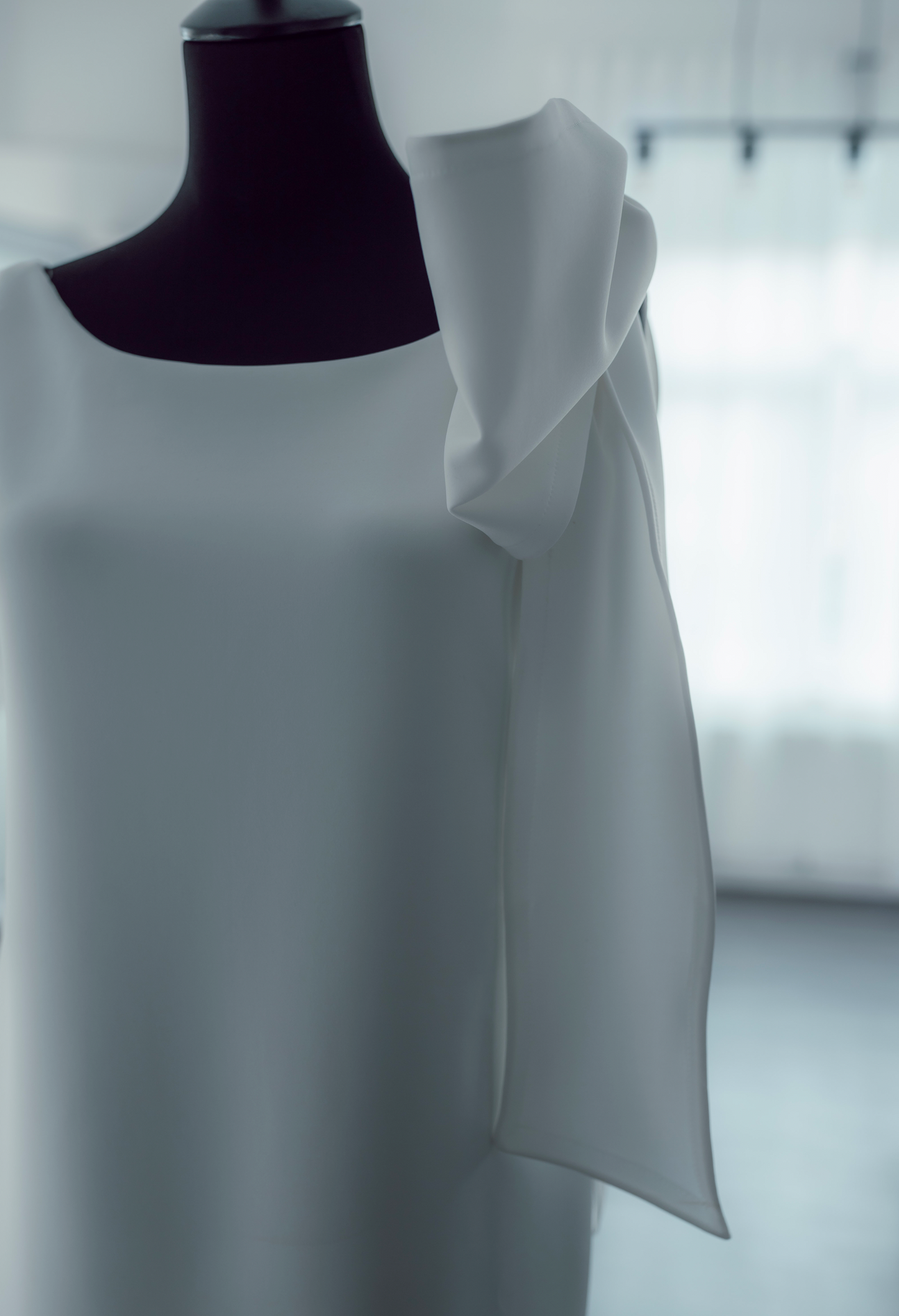 Etui-Kleid mit Couture-Applikation
